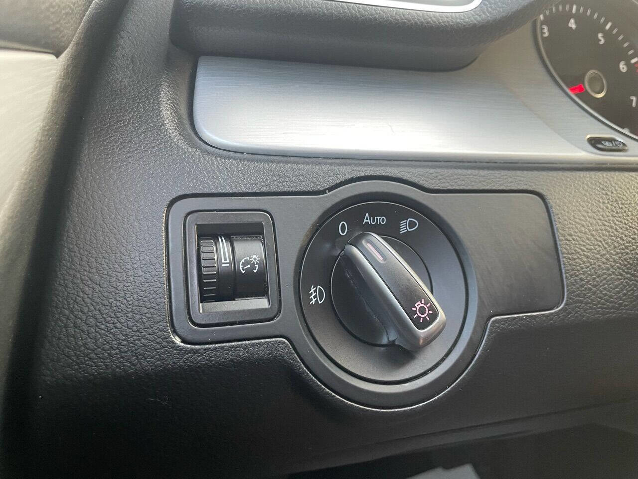 Used 2014 Volkswagen CC Sport image 27