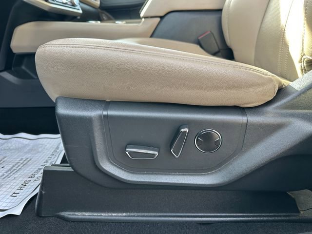 Used 2024 Ford Expedition Limited image 21