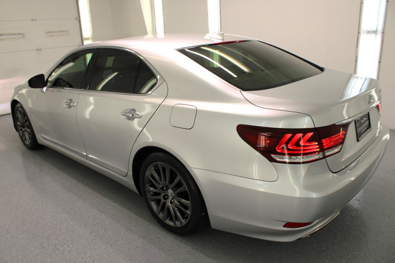 Used 2016 Lexus LS 460 w/ Comfort Package RWD image 7