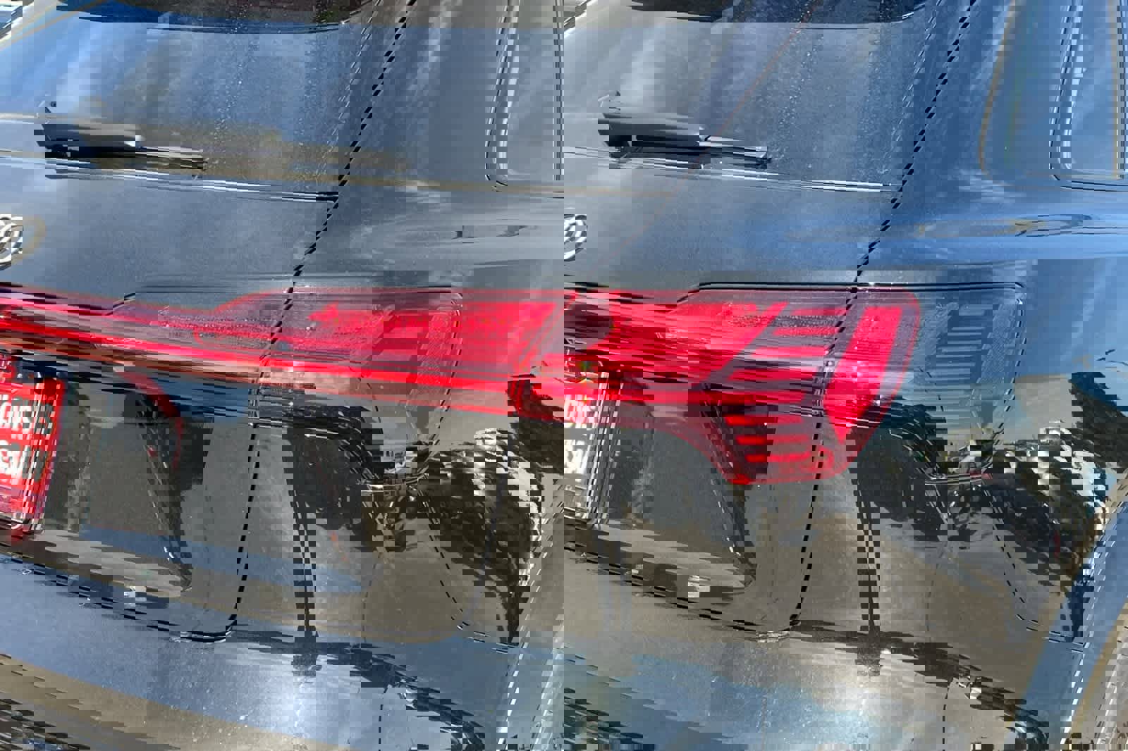 Used 2024 Audi Q8 e-tron Prestige w/ Prestige Package image 15