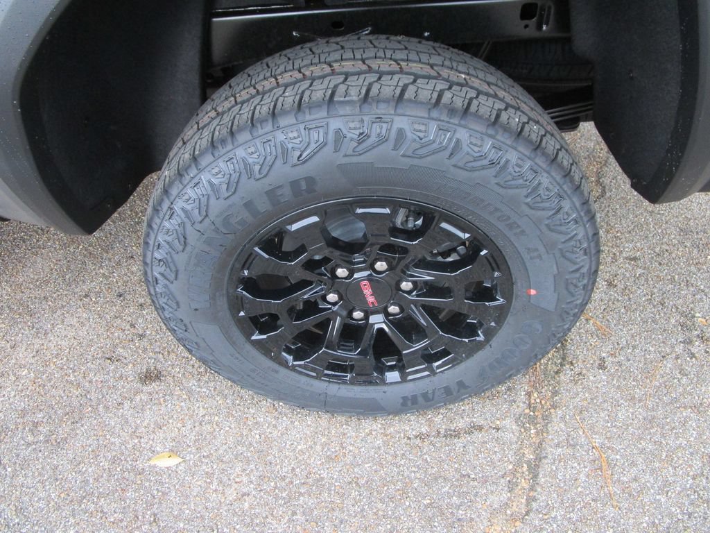 New 2026 GMC Canyon Elevation RWD image 13