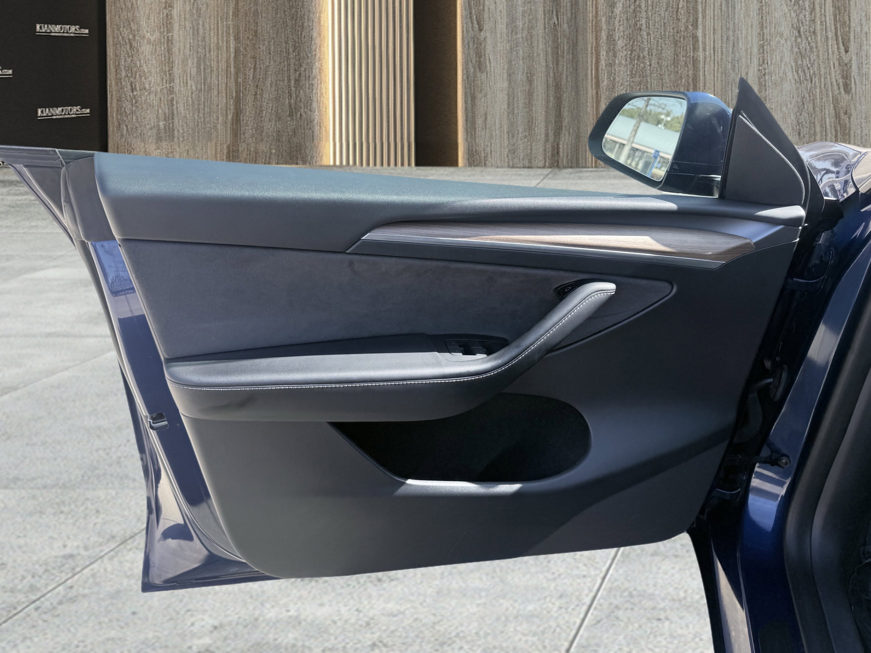 Used 2023 Tesla Model Y Performance image 21