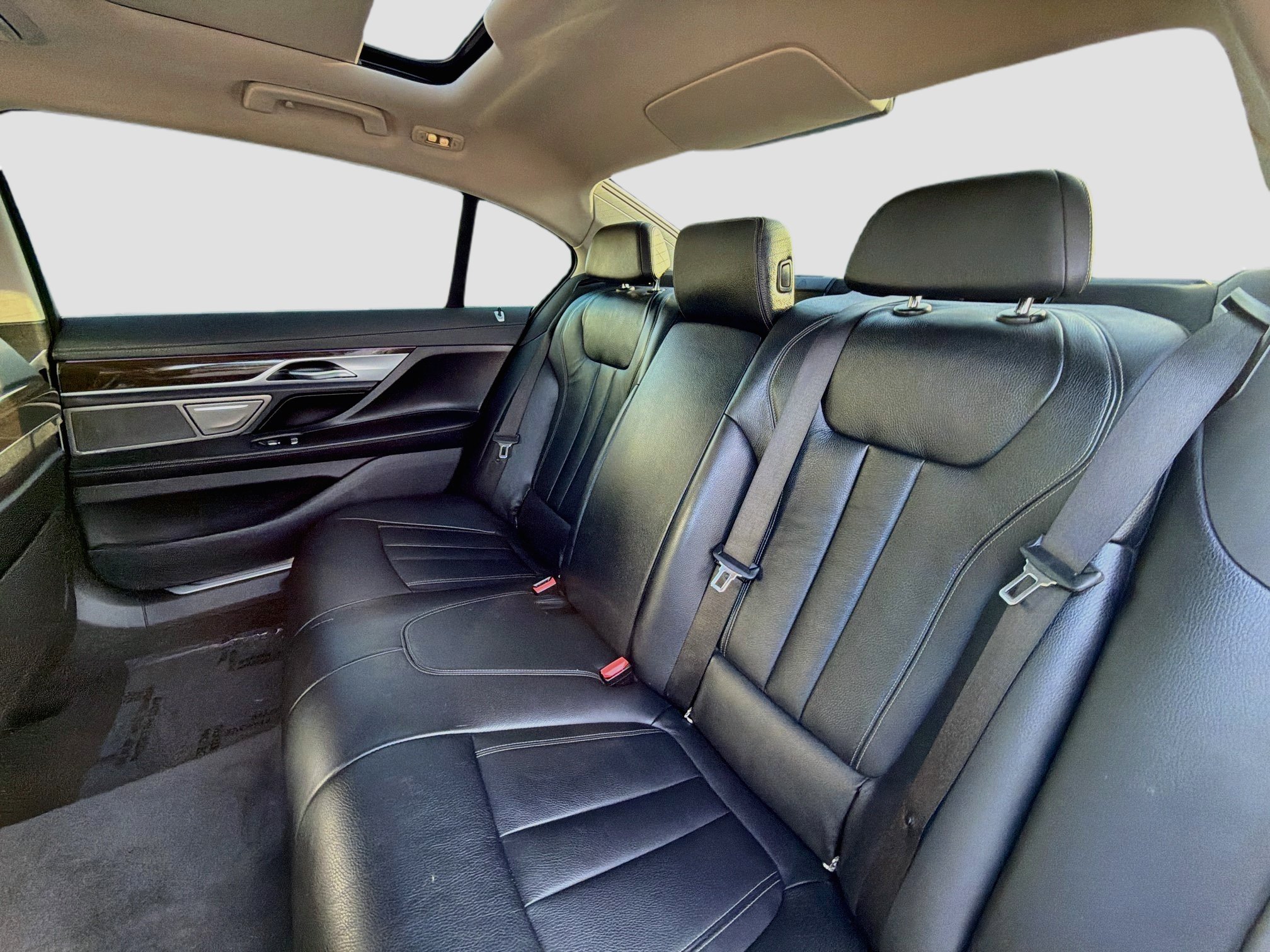 Used 2020 BMW 740i w/ Cold Weather Package RWD image 21