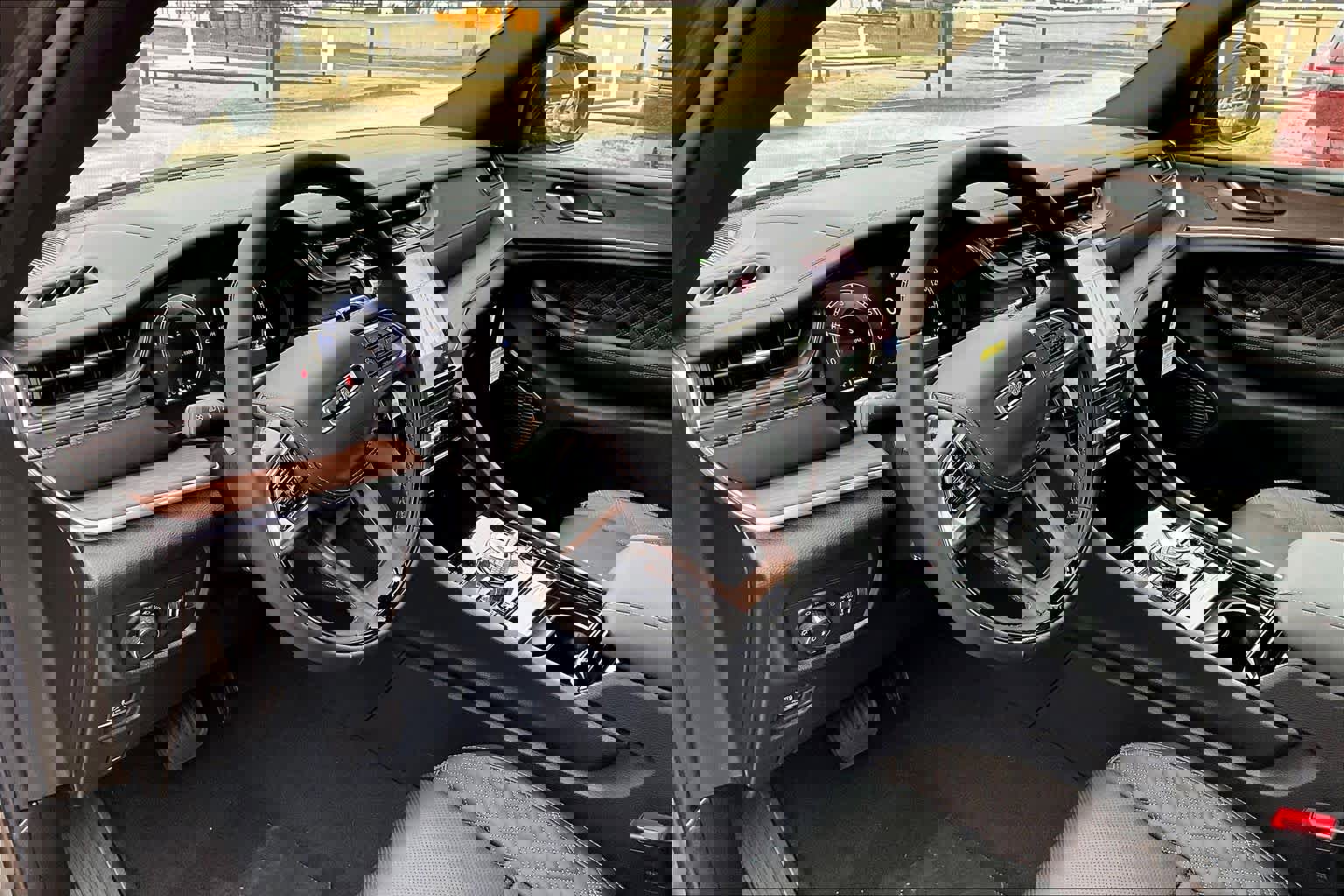 New 2025 Jeep Grand Cherokee Summit w/ Obsidian Package image 9