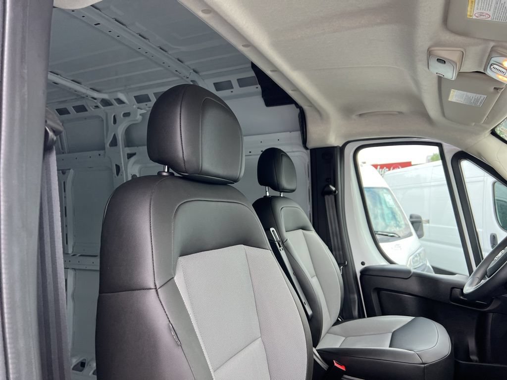 Used 2026 RAM ProMaster 2500 w/ Safety Group FWD image 11