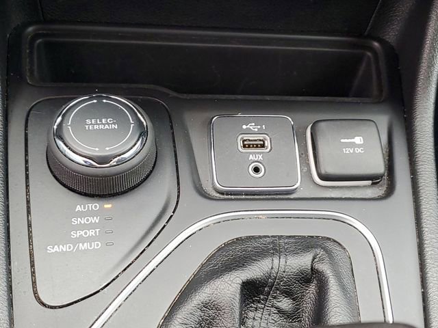 Used 2021 Jeep Cherokee Sport w/ Popular Appearance Group image 23