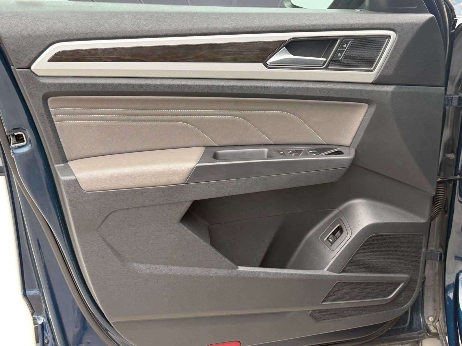Used 2021 Volkswagen Atlas SE FWD image 13
