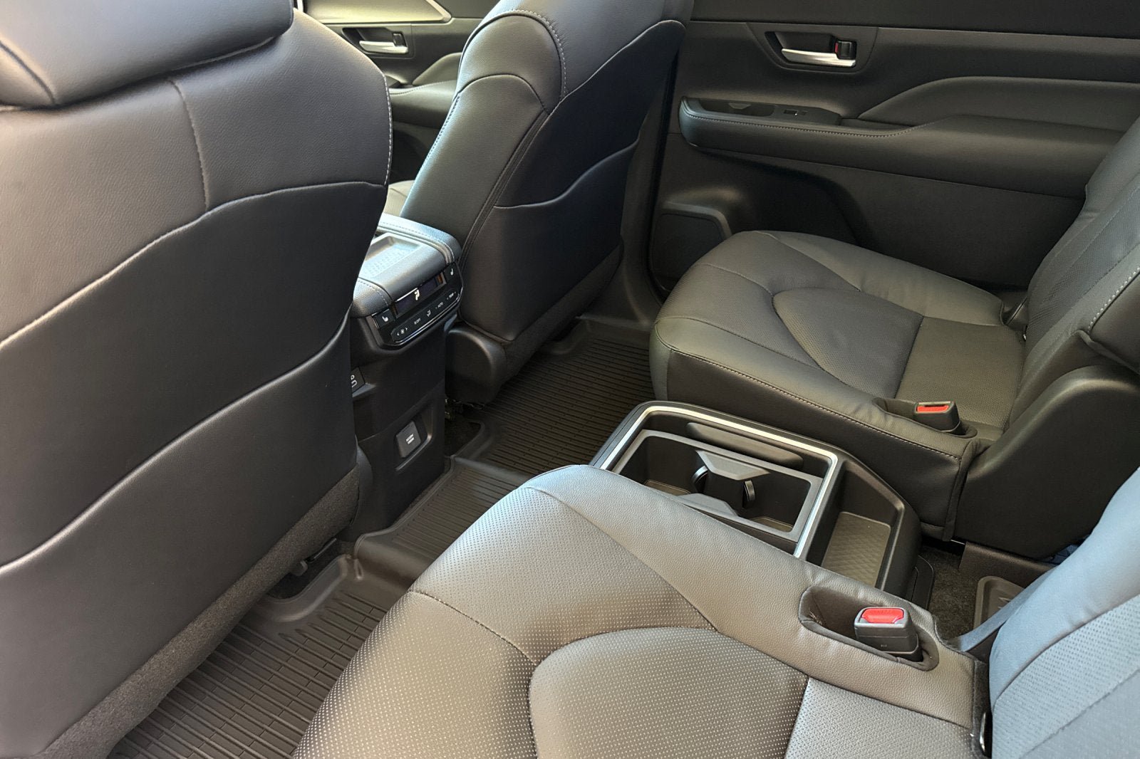 New 2026 Toyota Grand Highlander AWD Hybrid image 10