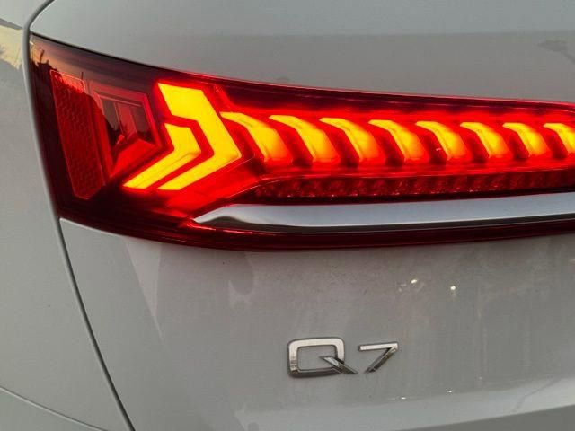 Used 2023 Audi Q7 3.0T Premium Plus image 11