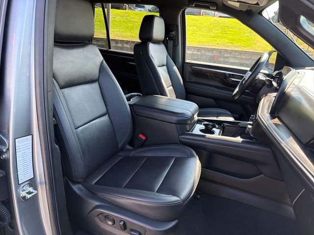 Used 2025 Chevrolet Tahoe LT image 34