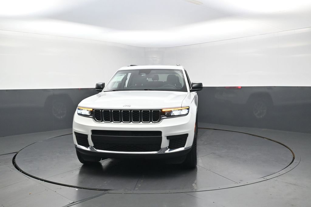 Used 2023 Jeep Grand Cherokee L Laredo RWD image 5