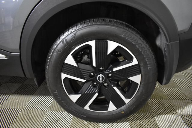 Certified 2025 Nissan Kicks SV AWD/4WD image 37