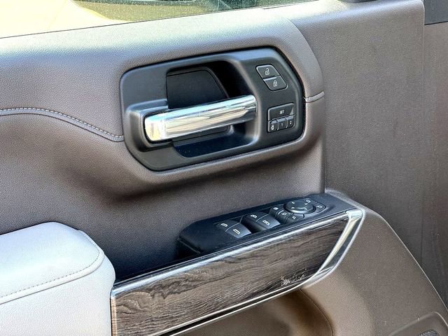 Used 2020 Chevrolet Silverado 2500 LTZ w/ LTZ Texas Edition image 9