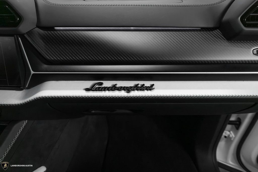 Used 2025 Lamborghini Urus SE image 52