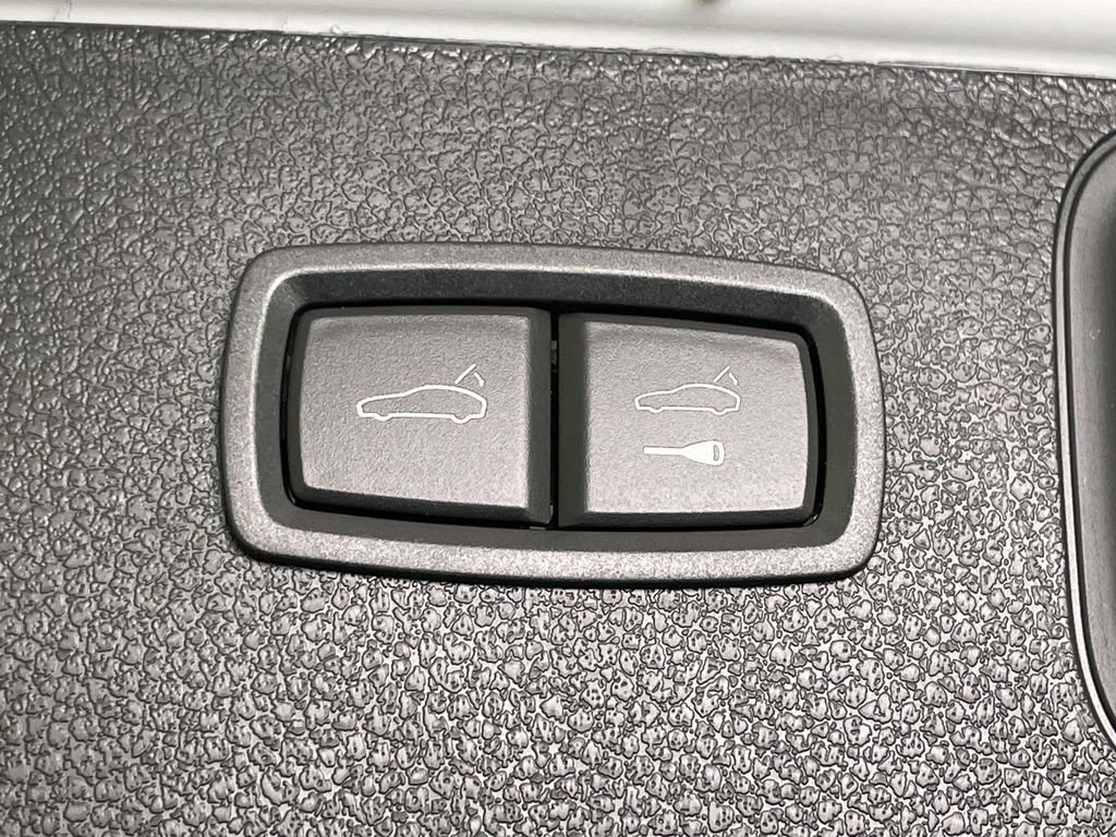 New 2026 Porsche Macan S image 20