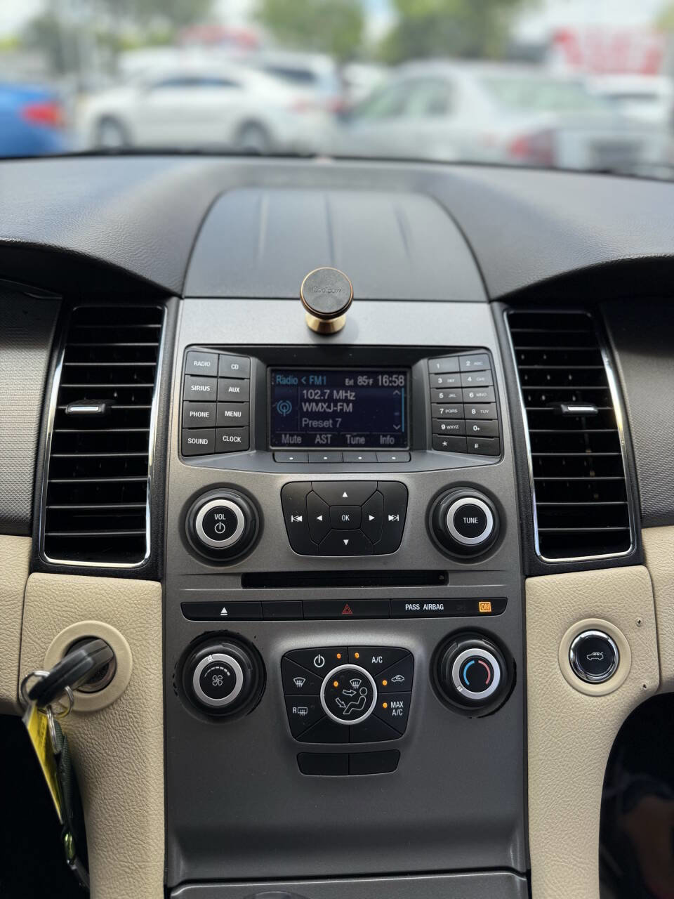 Used 2013 Ford Taurus SE image 39