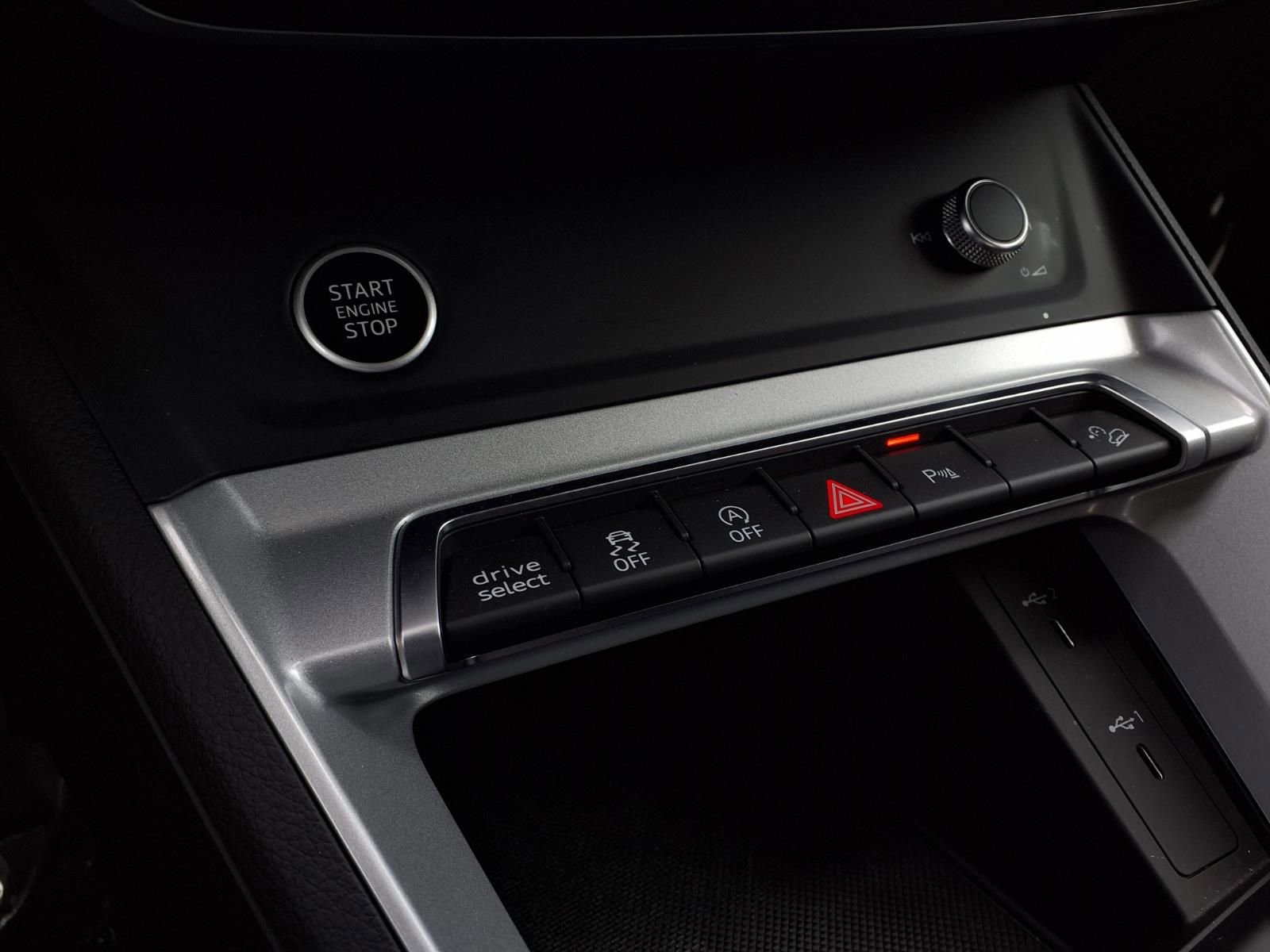 Used 2023 Audi Q3 2.0T Premium w/ Convenience Package image 11