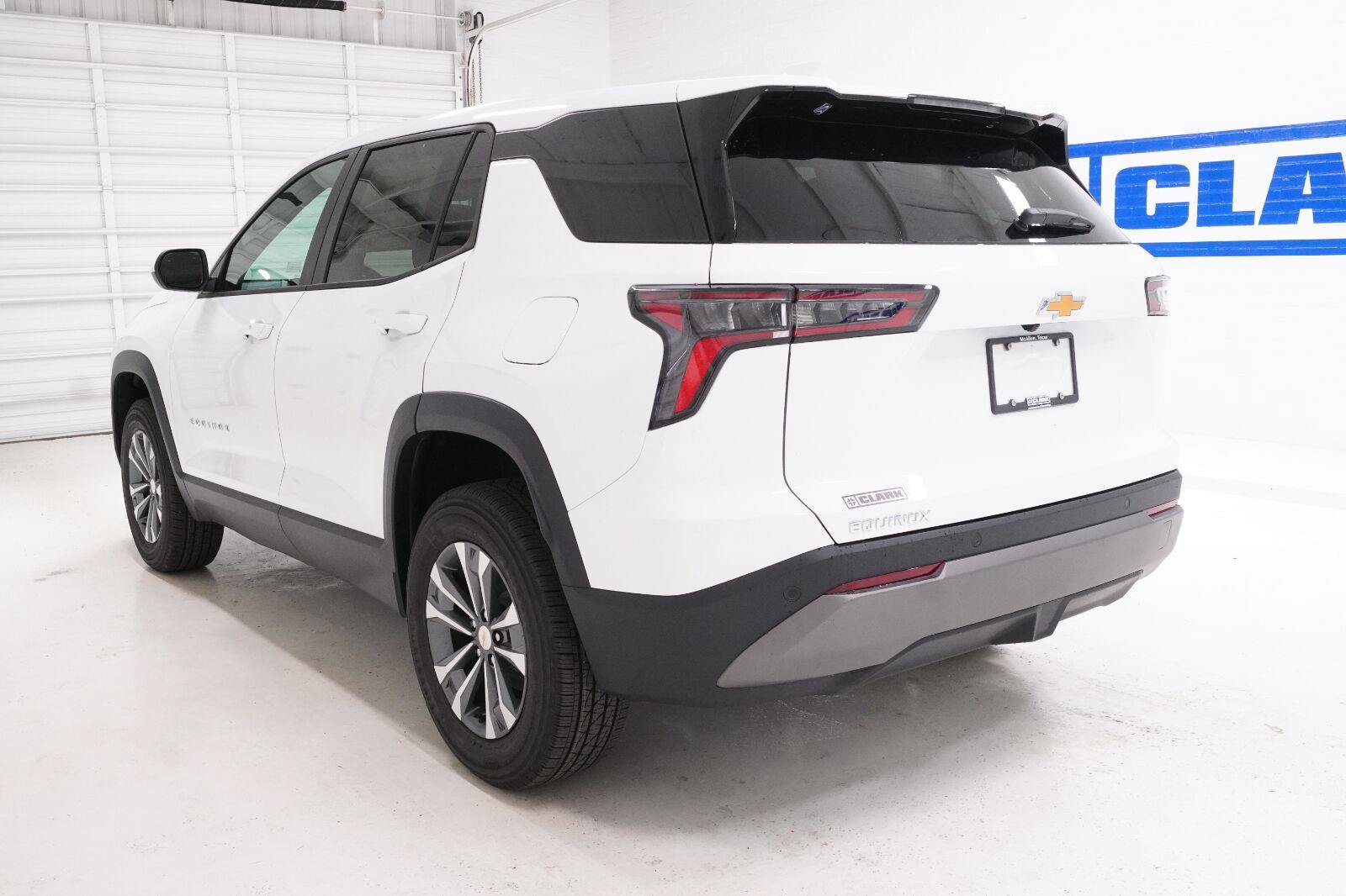 New 2027 Chevrolet Equinox LT FWD image 33