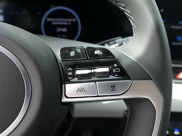 New 2025 Hyundai Elantra Limited FWD image 15