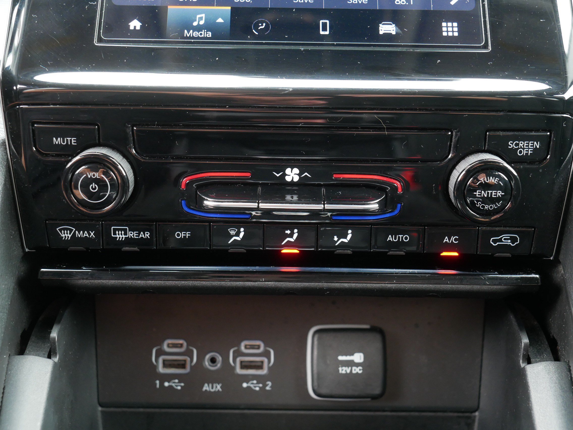 Used 2023 Jeep Grand Cherokee L Laredo AWD/4WD image 23