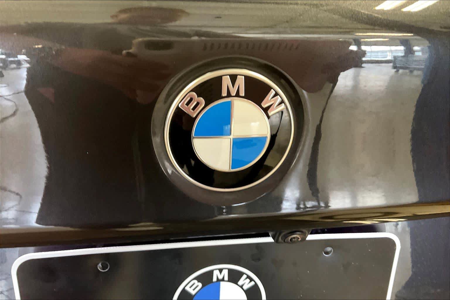 Used 2023 BMW 530i w/ Convenience Package RWD image 31