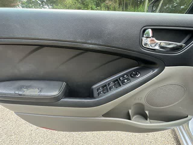 Used 2015 Kia Forte LX FWD image 13