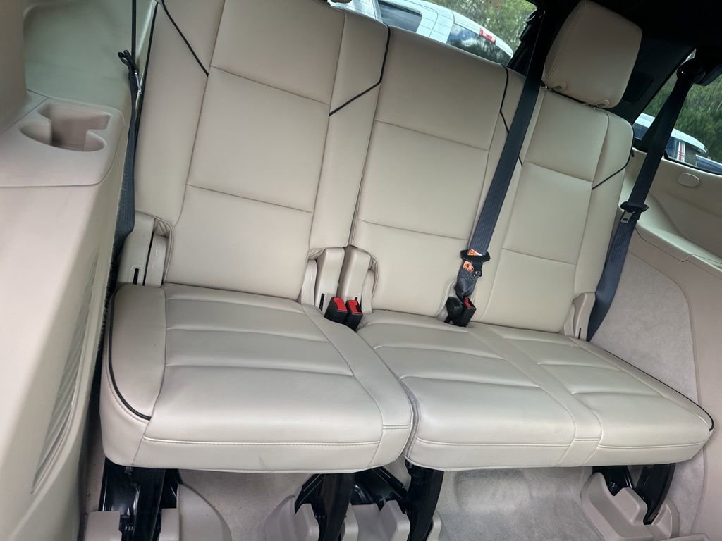 Used 2023 Cadillac Escalade Premium Luxury image 9