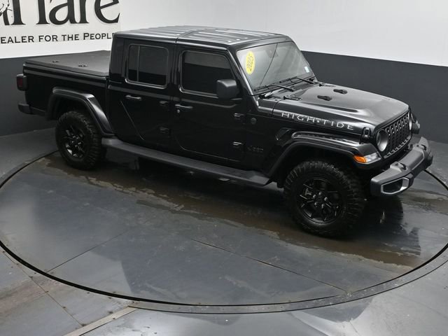 Used 2025 Jeep Gladiator Sport image 45