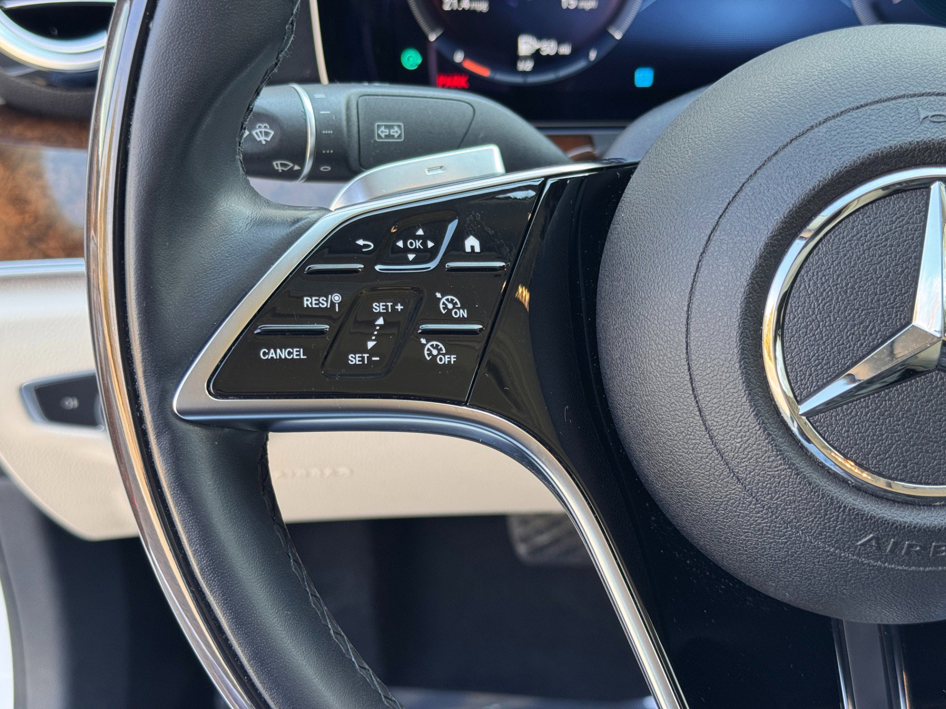 Used 2023 Mercedes-Benz E 350 4MATIC Sedan w/ Premium Package image 28