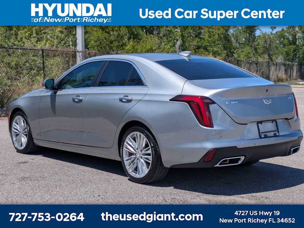 Used 2025 Cadillac CT4 Premium Luxury RWD image 3
