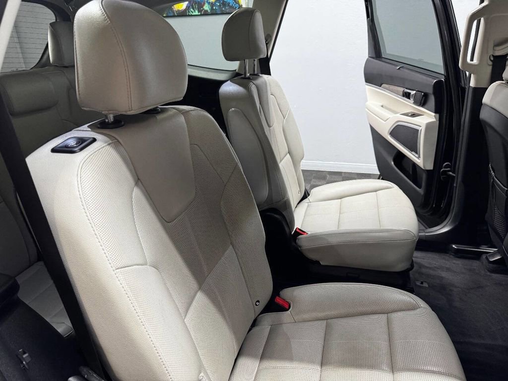 Used 2020 Kia Telluride SX image 52