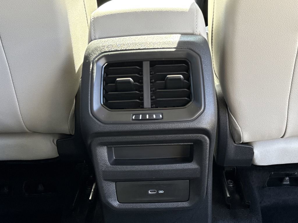 Used 2025 Volkswagen Taos SE image 29