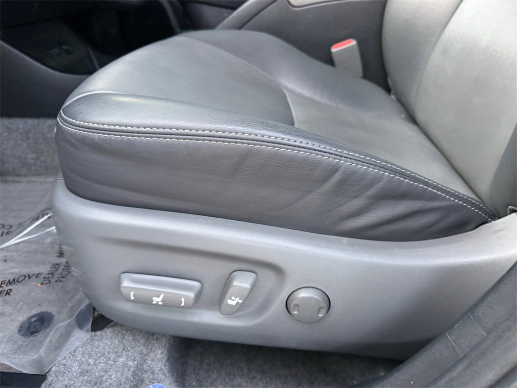 Used 2014 Toyota Prius Four image 13