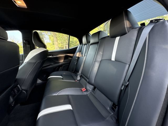 Used 2025 Toyota Camry SE FWD image 23