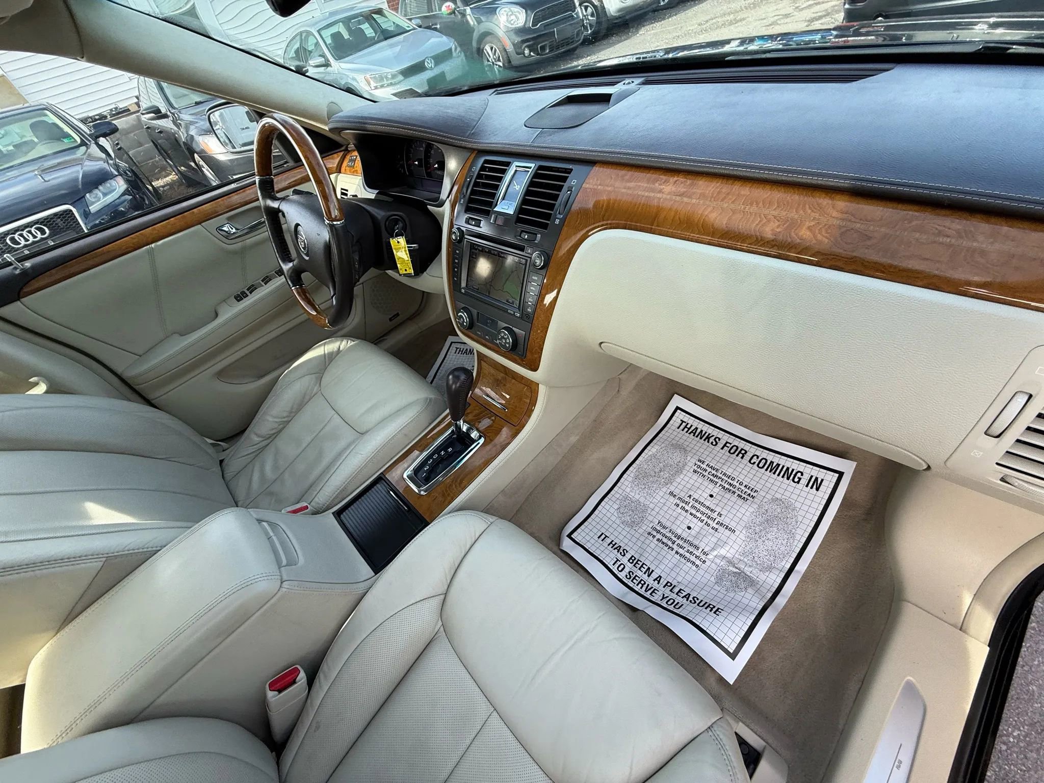 Used 2010 Cadillac DTS Platinum FWD image 32
