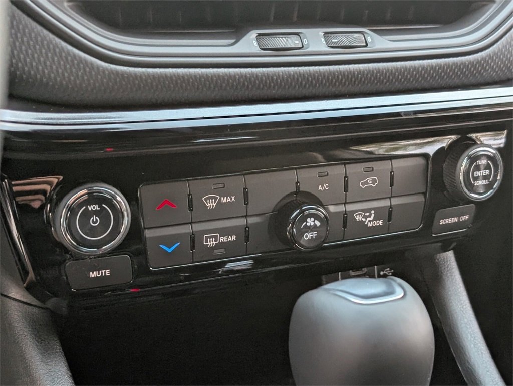 New 2026 Jeep Compass Latitude image 20