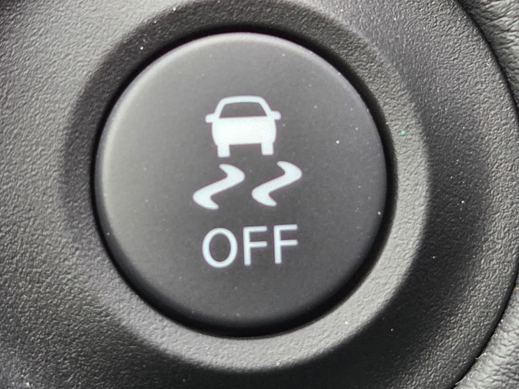 Used 2025 Nissan Z Sport w/ Floor Mat Package image 19