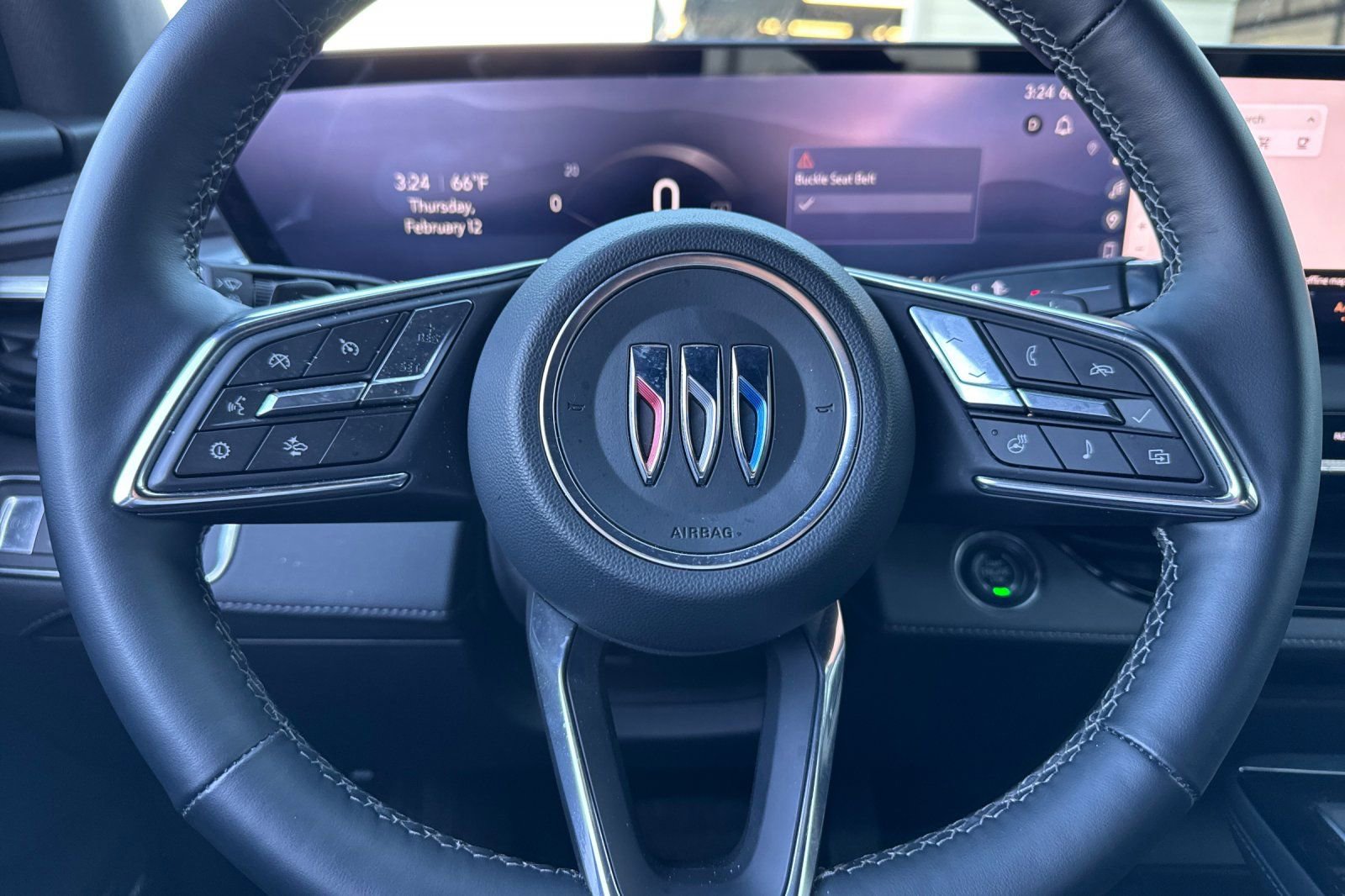 Used 2025 Buick Enclave Preferred image 32