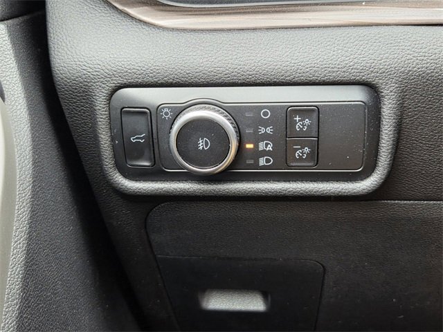 Used 2023 Ford Explorer Limited image 36