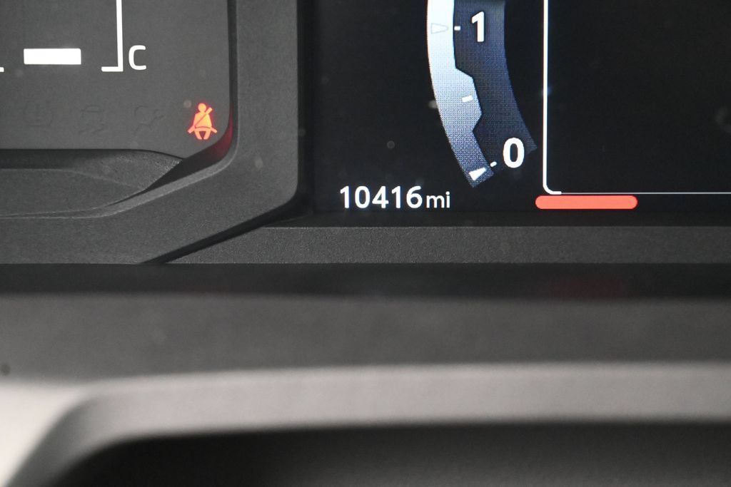 Used 2025 Toyota Tacoma SR5 AWD/4WD image 19