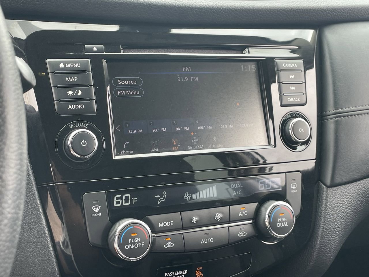 Used 2019 Nissan Rogue SL w/ Premium Package image 26