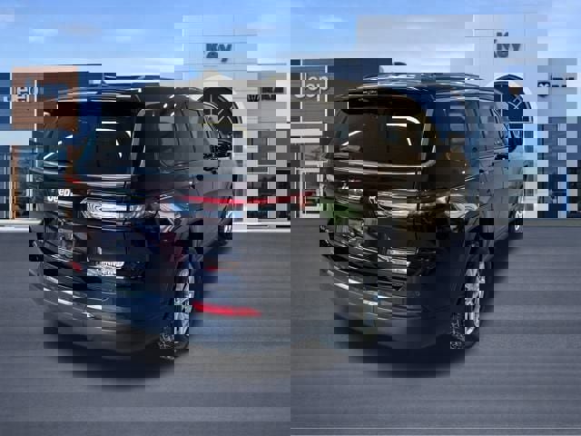 Used 2022 Jeep Grand Cherokee L Limited w/ Luxury Tech Group II image 7