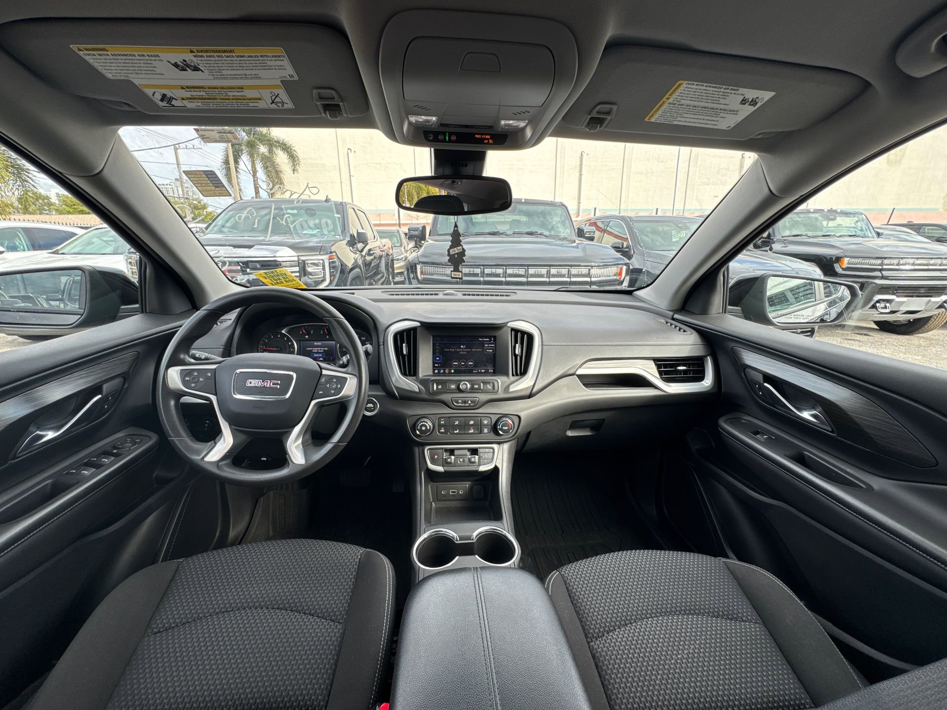 Used 2022 GMC Terrain SLE w/ Elevation Edition image 26