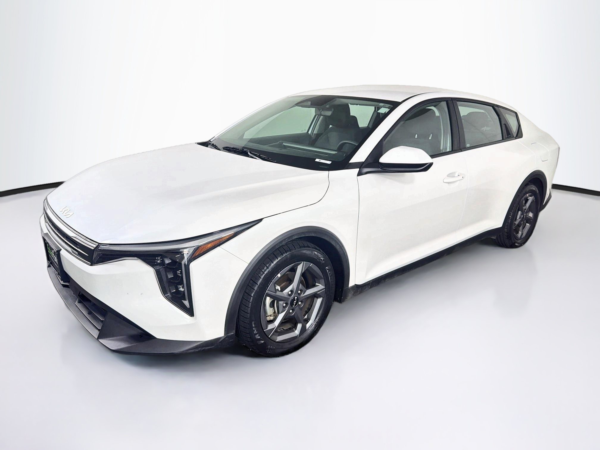 Used 2025 Kia K4 FWD image 3