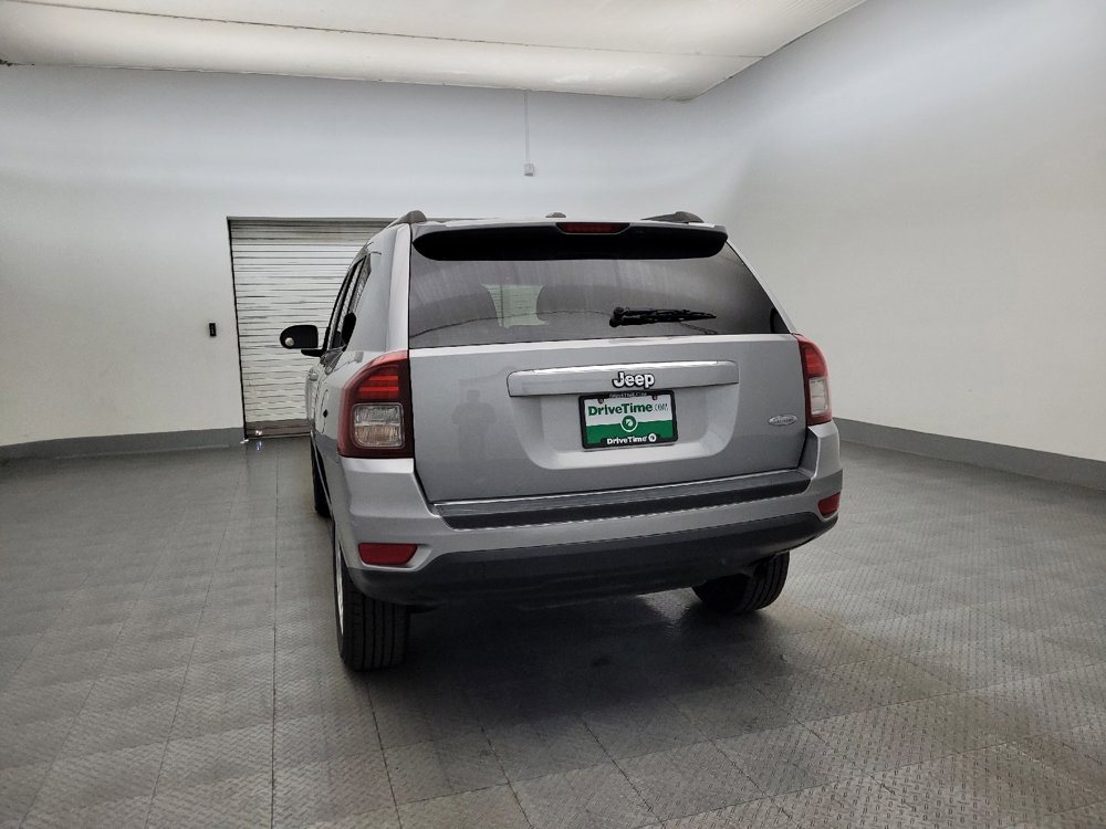 Used 2017 Jeep Compass Latitude image 6