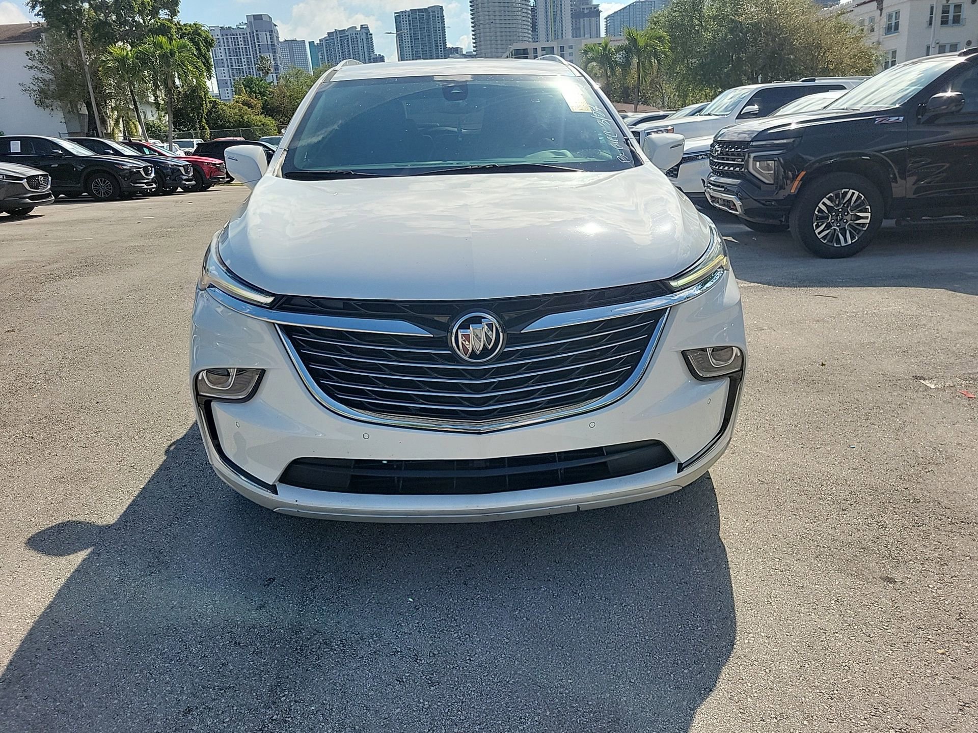 Used 2023 Buick Enclave Essence image 3