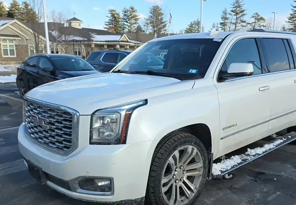 Used 2018 GMC Yukon XL Denali w/ Denali Ultimate Package AWD/4WD image 1