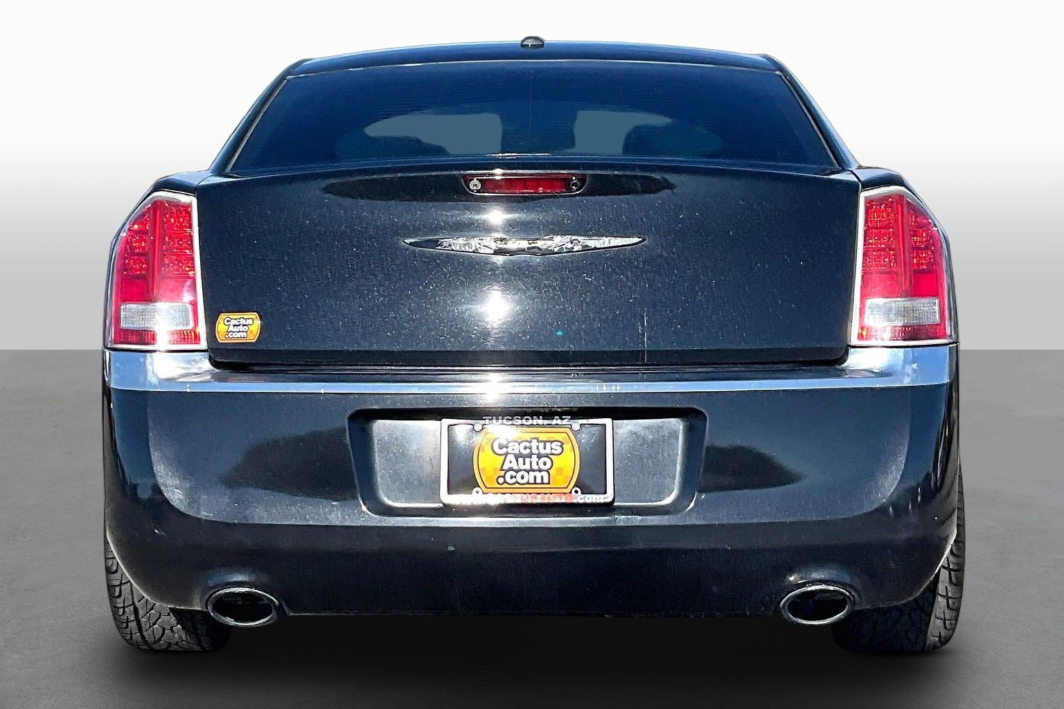 Used 2014 Chrysler 300 w/ Driver Convenience Group RWD image 4