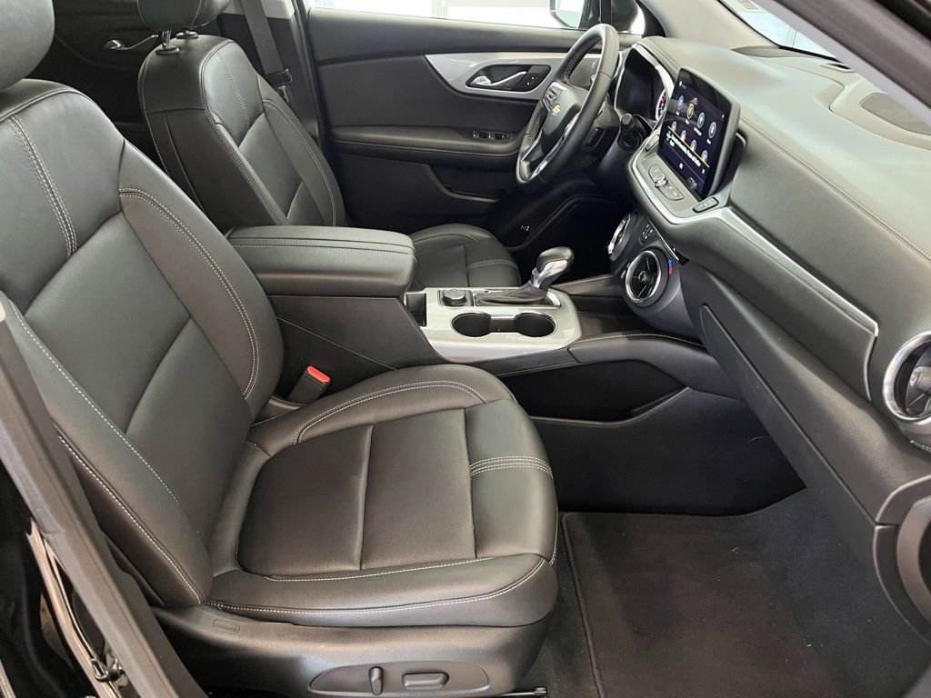 Used 2023 Chevrolet Blazer LT image 32