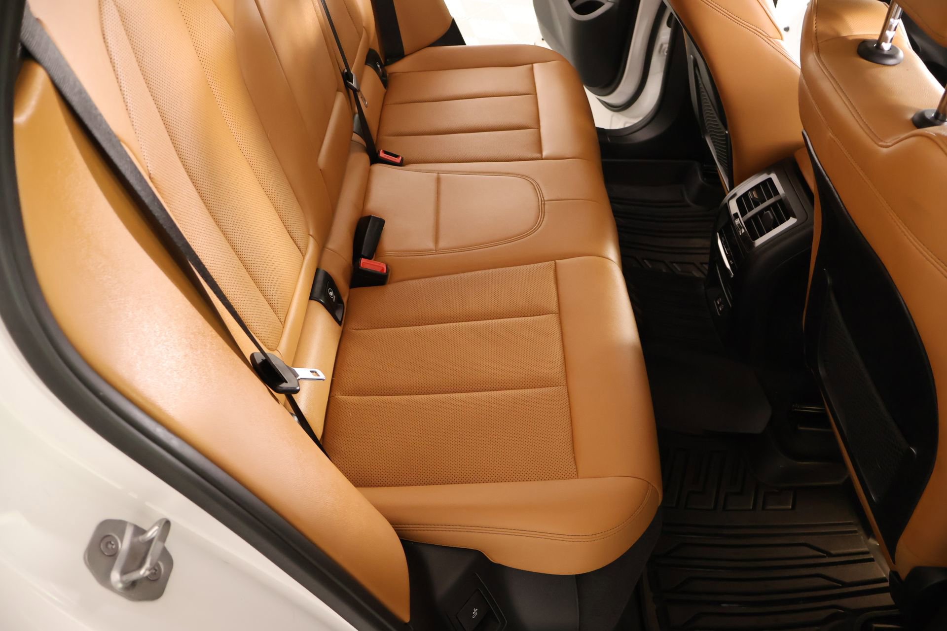 Used 2023 BMW X3 sDrive30i w/ Premium Package w/ZPA RWD image 15